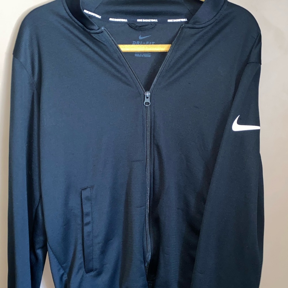 Nike Men Basketball Sweater